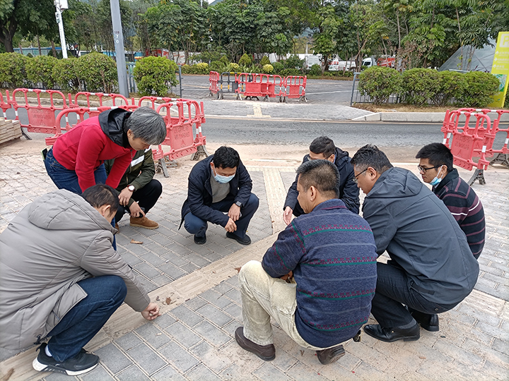 20201218深圳市交通運輸局龍崗管理局行走檢查轄區(qū)道路綜治工程及北通道監(jiān)控中心改造工程情況.jpg