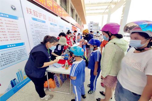 平湖街道多形式全覆蓋開展國際禁毒日宣傳活動