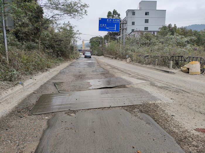 重拳整治道路坑洼，筑牢通行安全防線2.png