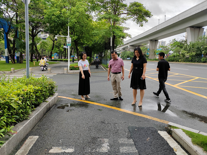 市交通運(yùn)輸局龍崗管理局深入推進(jìn)轄區(qū)主干道再排查再整治.png