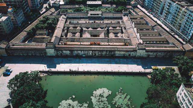 鶴湖新居